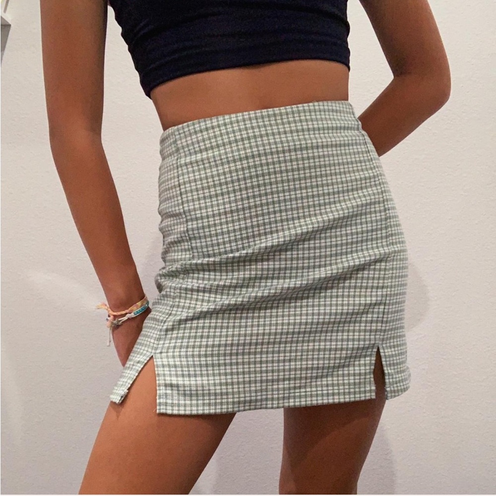 ✨ ARITZIA PLAID GREEN SKIRT ✨